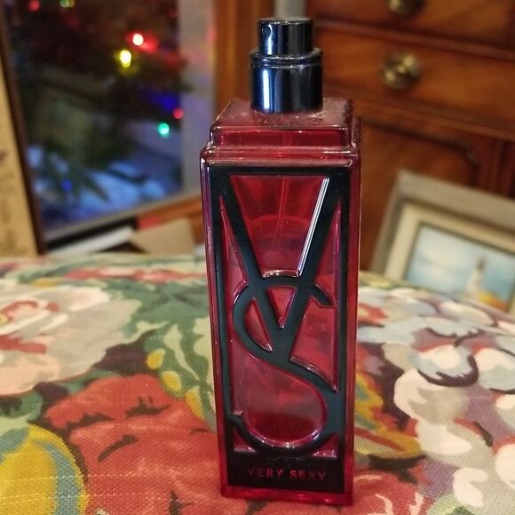 Victoria's Secret VERY SEXY Body Spray.!!!! Few Squirts Taken! - Picture 4 of 5